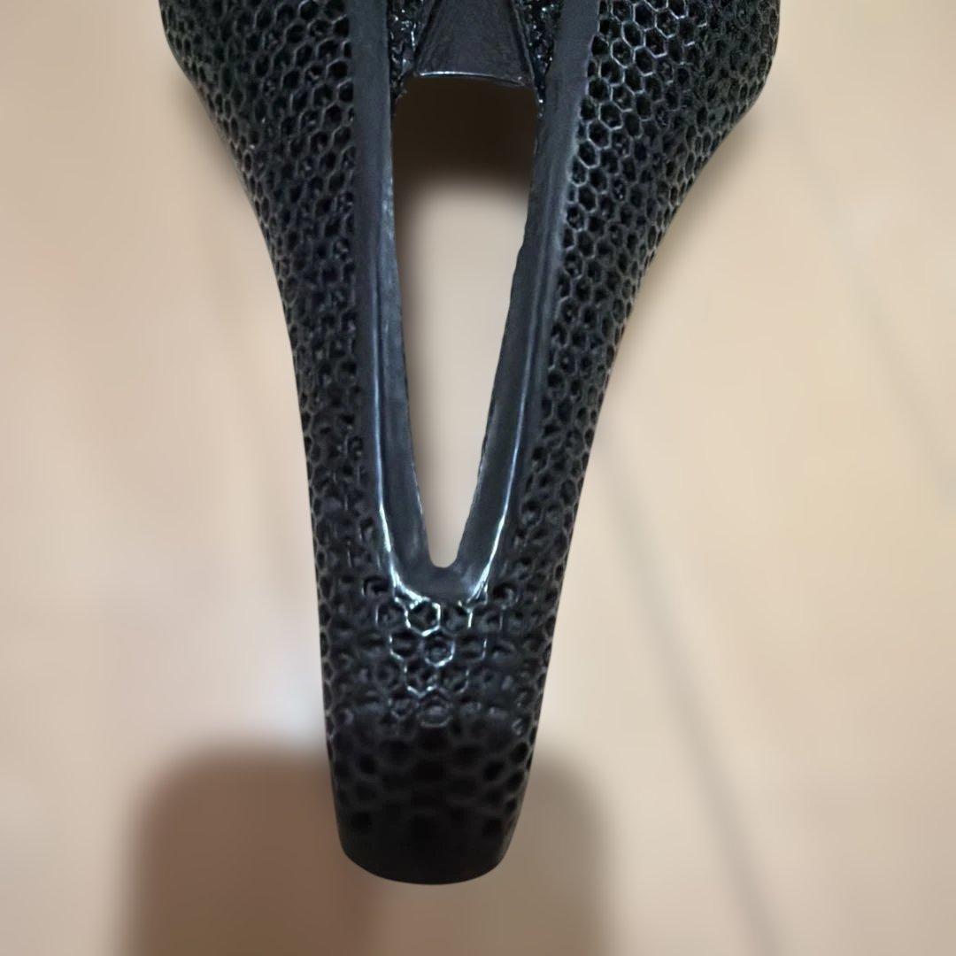 Vento Argo Adaptive 140mm　サドル フィジーク