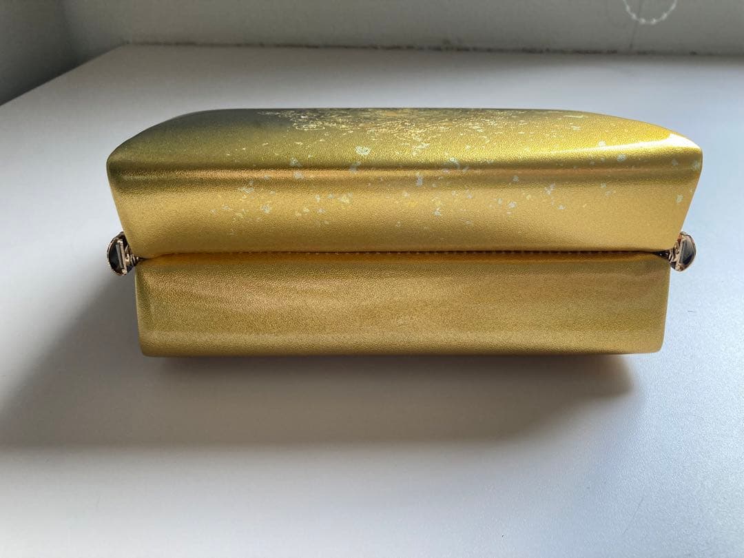 お値下げ貝殻がちりばめらた　和装バッグ&草履セットエナメル　【箱無しの値段です】