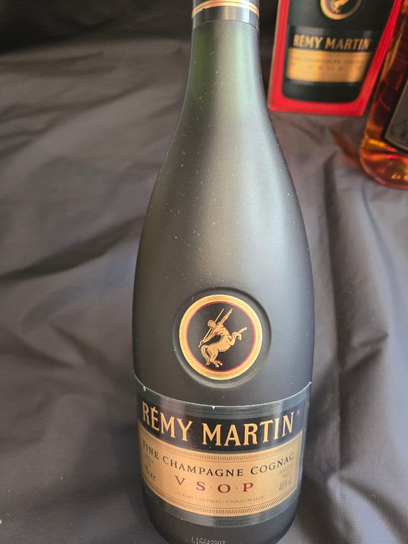 ②レミーマルタン VSOP　/　Camus　VSOP　2本セット
