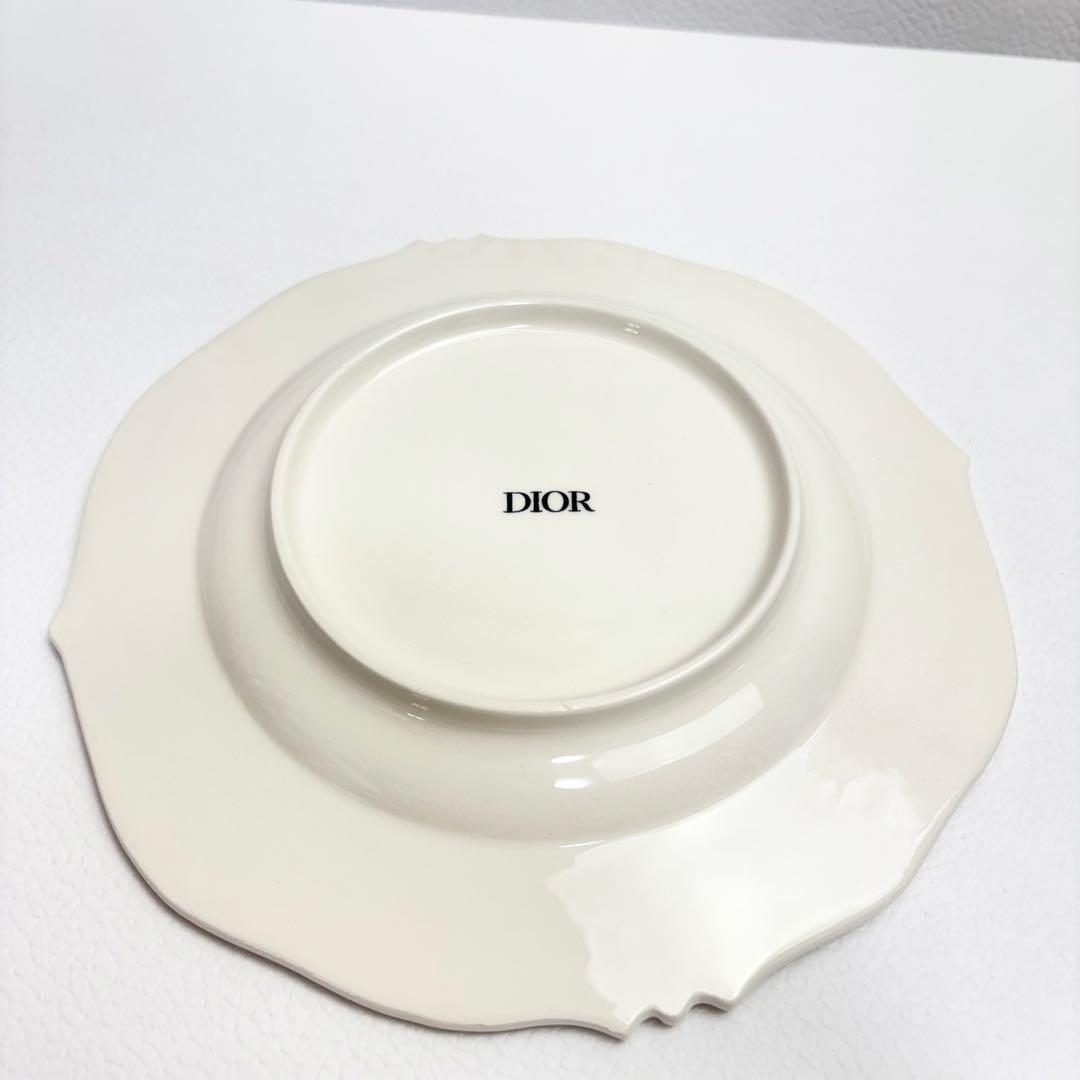 新品 DIOR 定価1.9万 デザートプレート 21cm