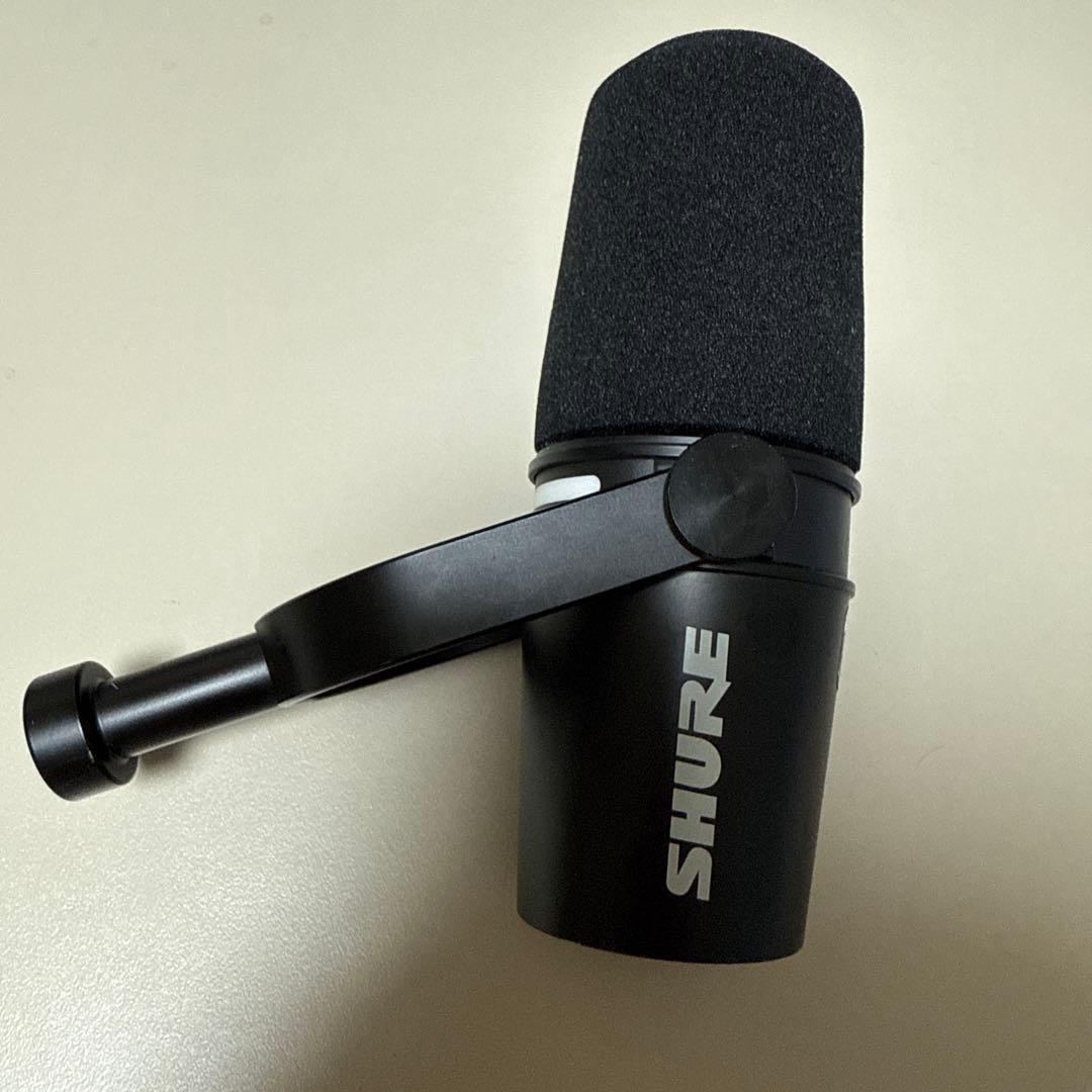Shure MV7+ ポッドキャストマイクロホンブラック　本体のみ