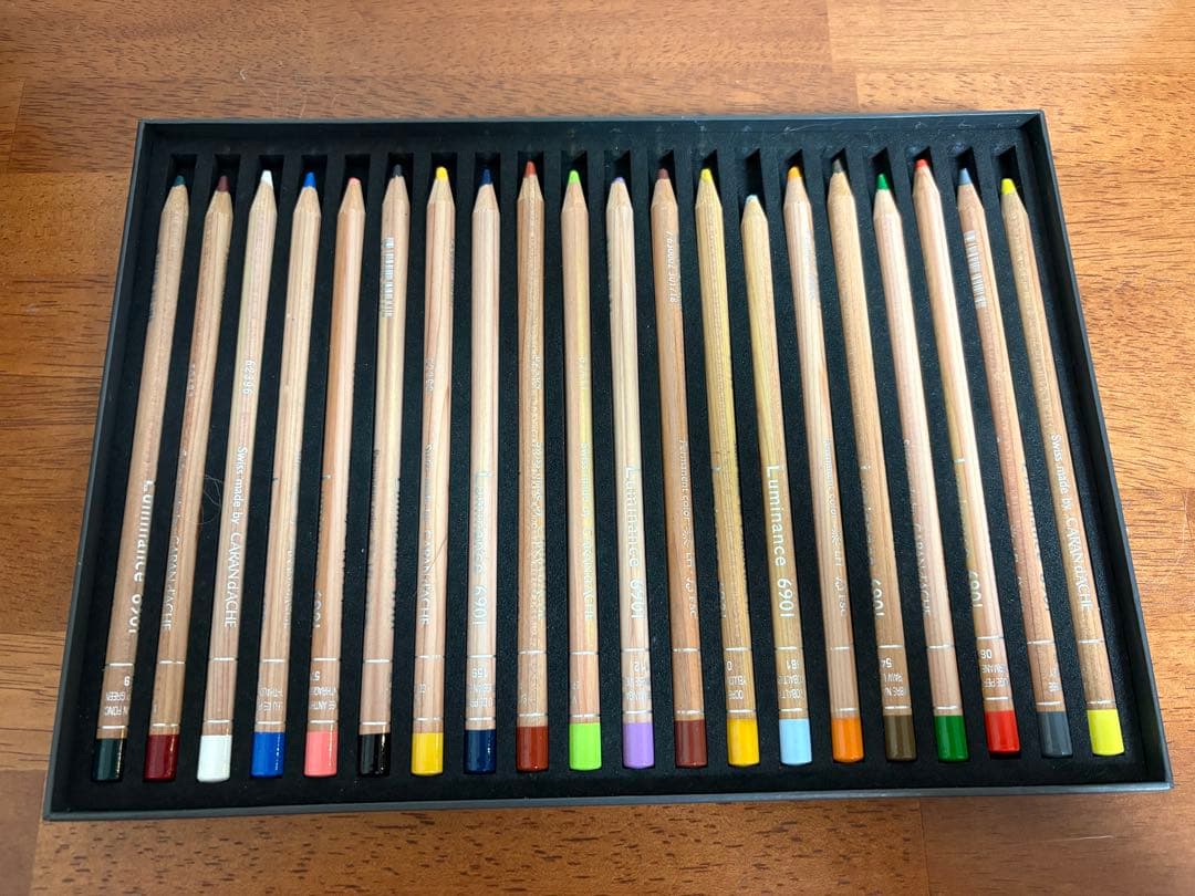 CARAN D’ACHE LUMINANCE 6901 20色セット