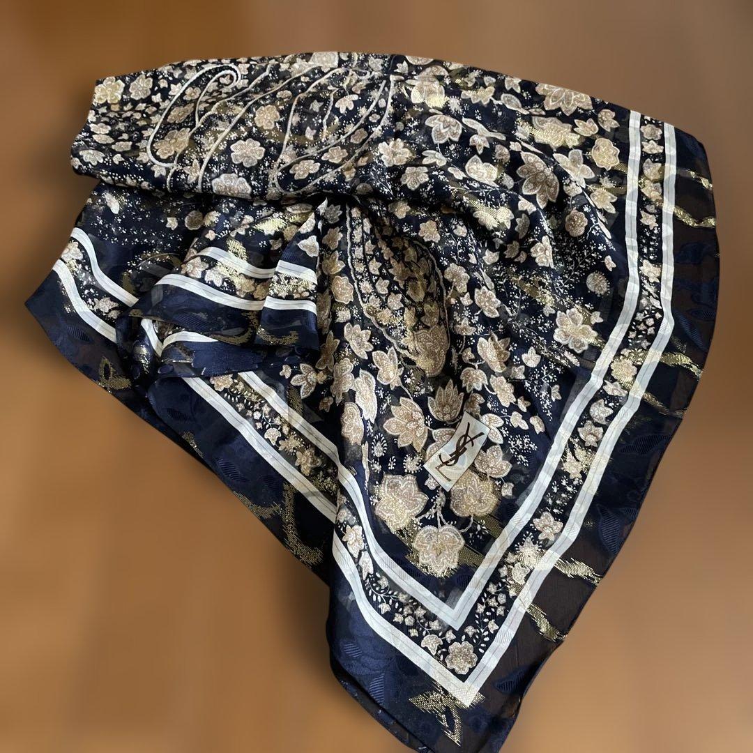 YvesSaintLaurent シルクスカーフ金糸入り　 ペイズリー　124㎝