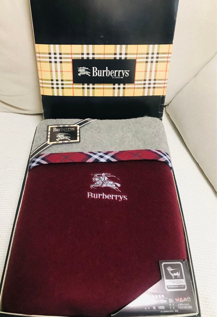 BURBERRYS バーバリーの暖かい100%ウールブランケット新品、