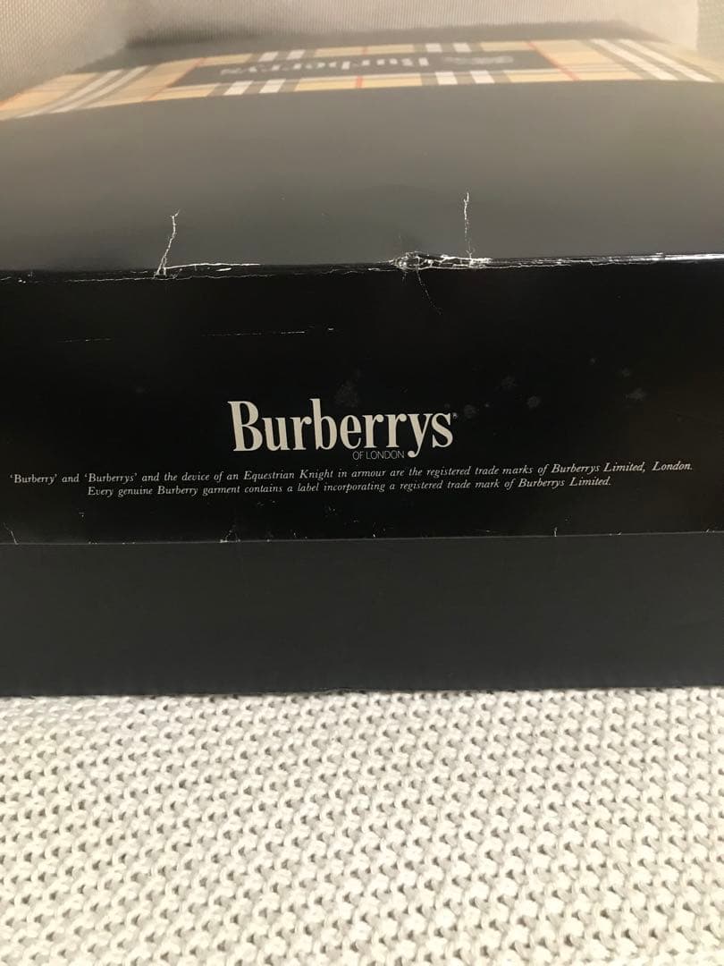 BURBERRYS バーバリーの暖かい100%ウールブランケット新品、