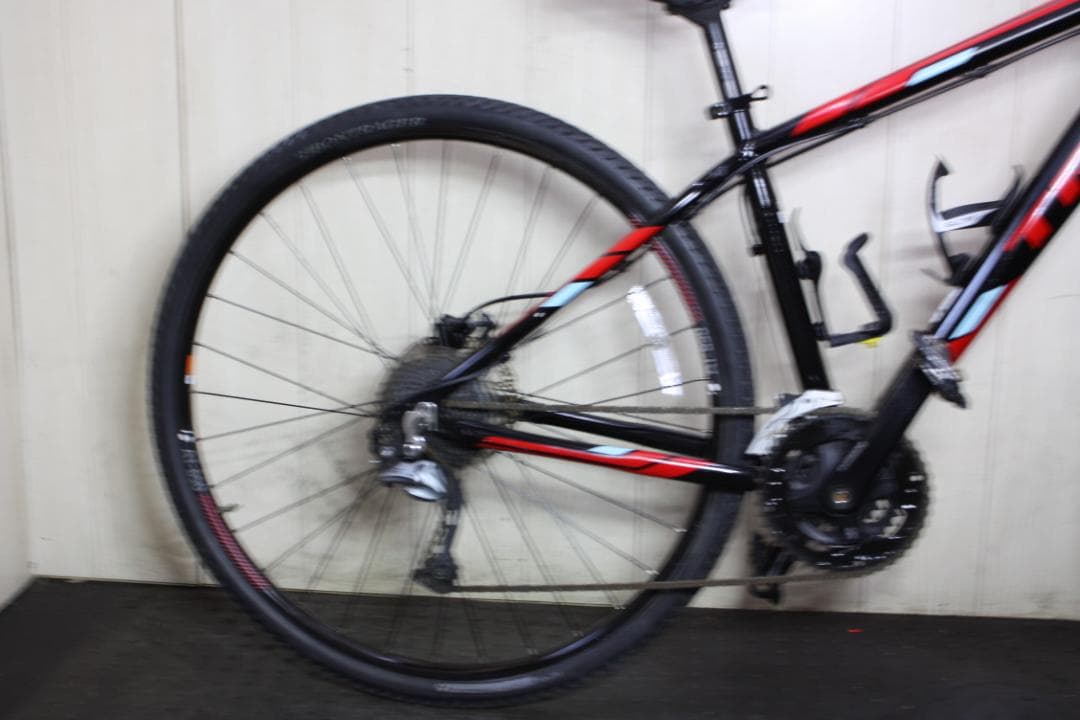 トレック MARLIN7 700C 27速 420mm 油圧式ディスククロス