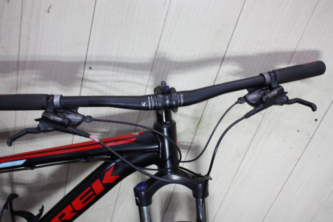 トレック MARLIN7 700C 27速 420mm 油圧式ディスククロス