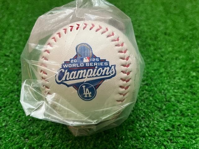 大谷翔平MLB2025WSチャンピオン記念サイン入ボールローリング社US限定品