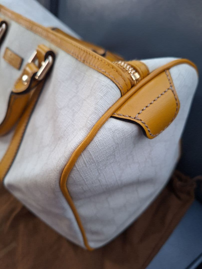 未使用★GUCCI スピーディー30 ホワイトレザー 保存袋付き