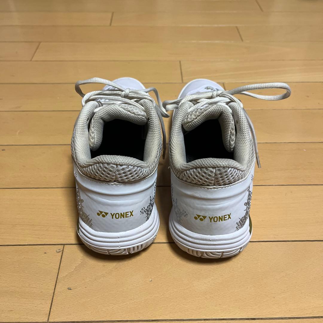 ヨネックス　パワークッション エクリプション Z 24.5cm