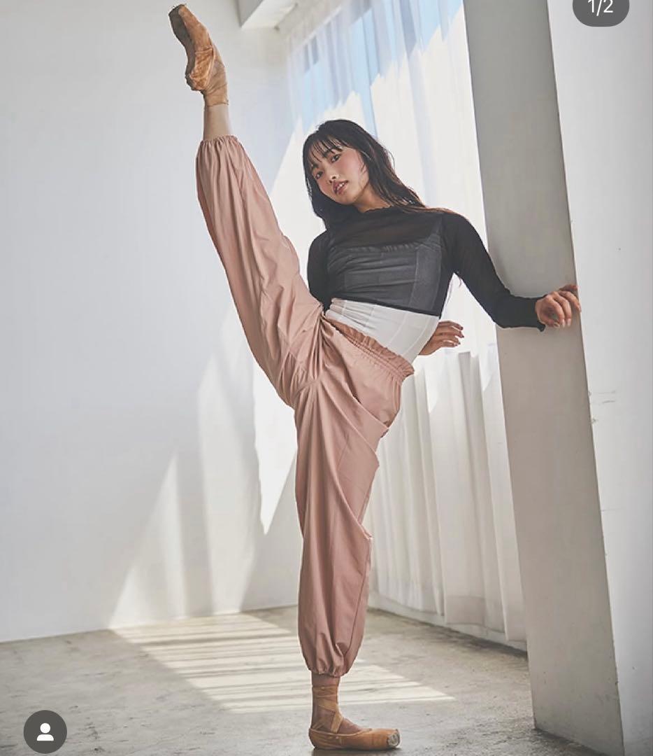 新品未使用　stina Retune. warm up pants black