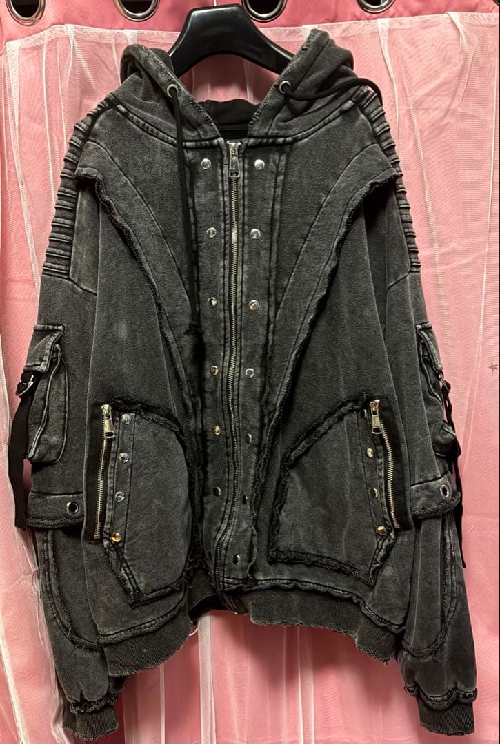 美品 ililil 黒翼の堕天使に転生した俺、この戦装束(パーカー)で復讐を誓う