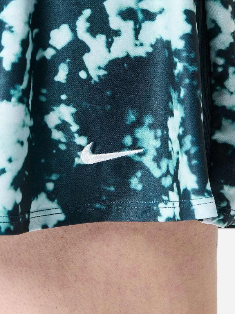 【新品】NIKE海外スコートS