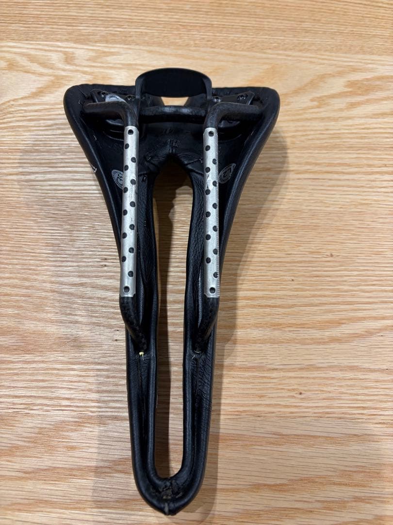 SELLE SMP dynamic 黒　カーボンレール