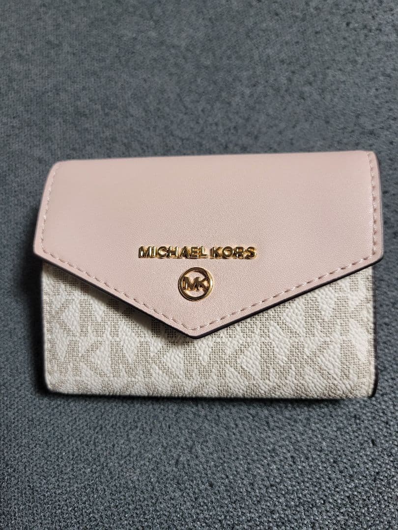 【期間限定値下げ中】MICHAEL KORS ベージュ キーケース