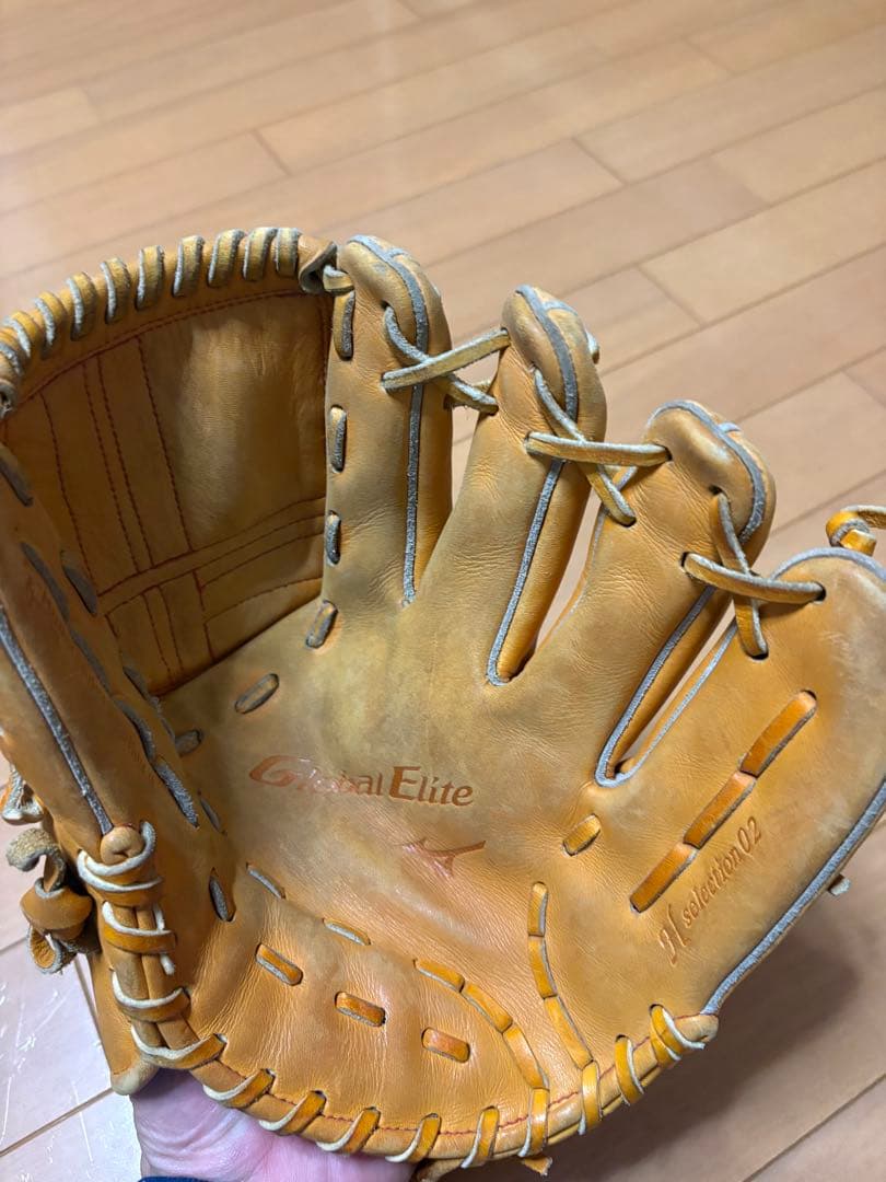 Mizuno Global Elite 右投げ 軟式グローブ