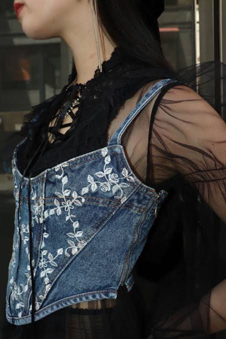 トップス FETICO FLOWER EMBROIDERED DENIM BUSTIER