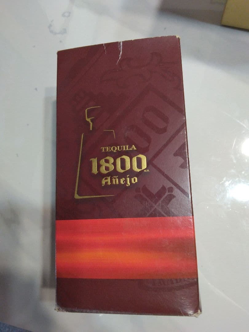 クエルボ 1800 アネホ テキーラ 700ml