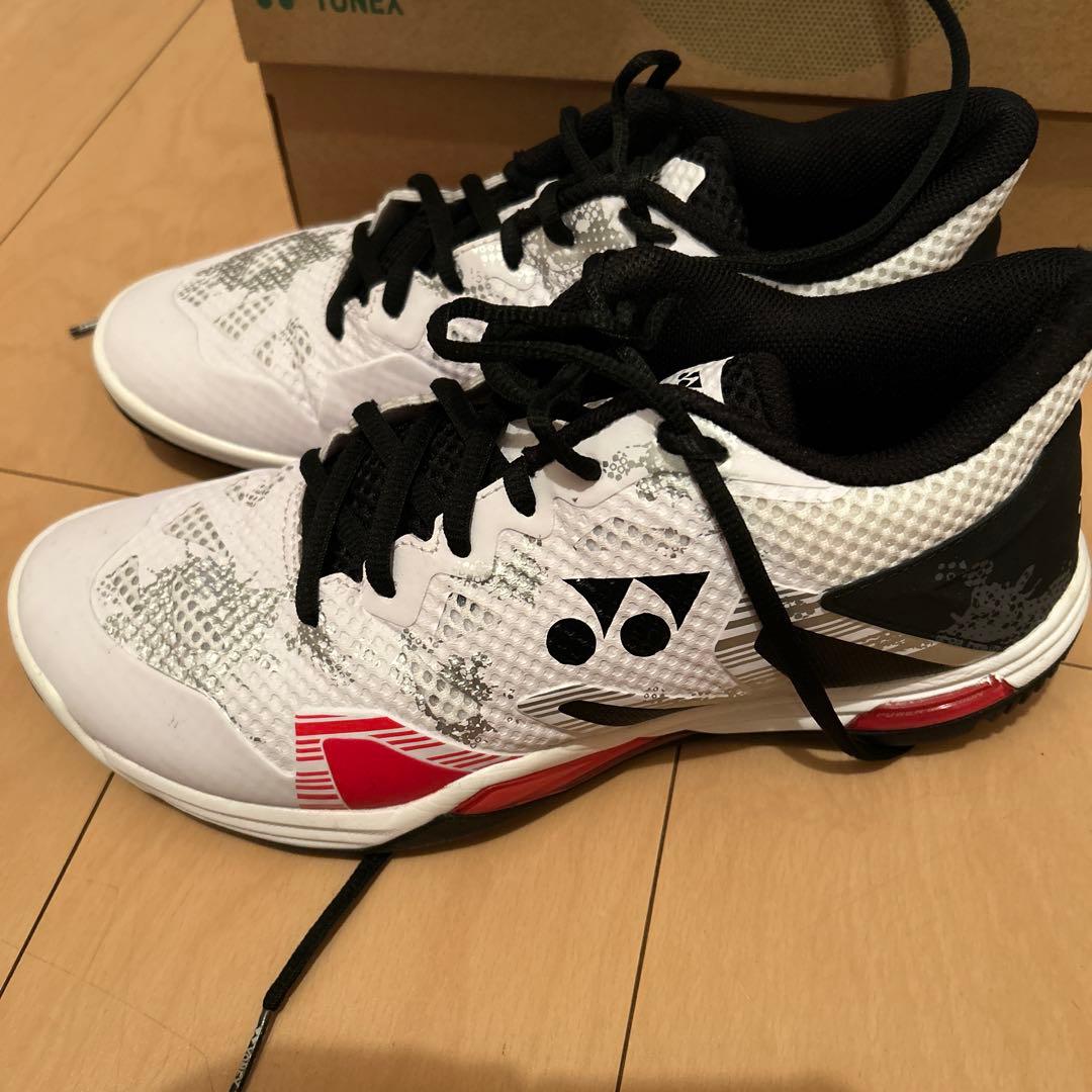 ヨネックス　パワークッション　エクリプションZ　ミッド　バドミントン　26.5