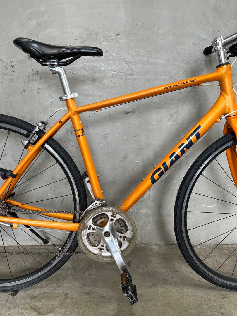 クロスバイク　GIANT ESCAPE R3 ジャイアント　前後タイヤ新品‼️