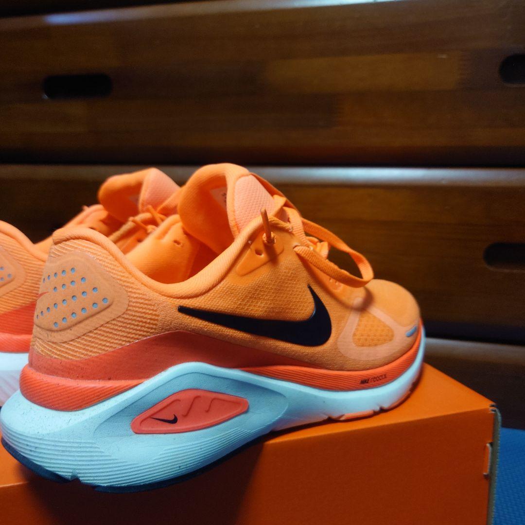 NIKE ストラクチャー26
