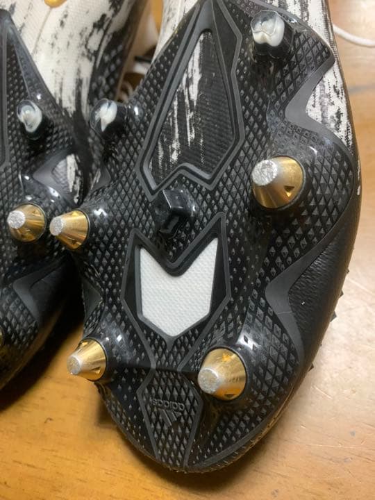 SGサッカースパイク　adidas プレデター SG 取替式　FW9183