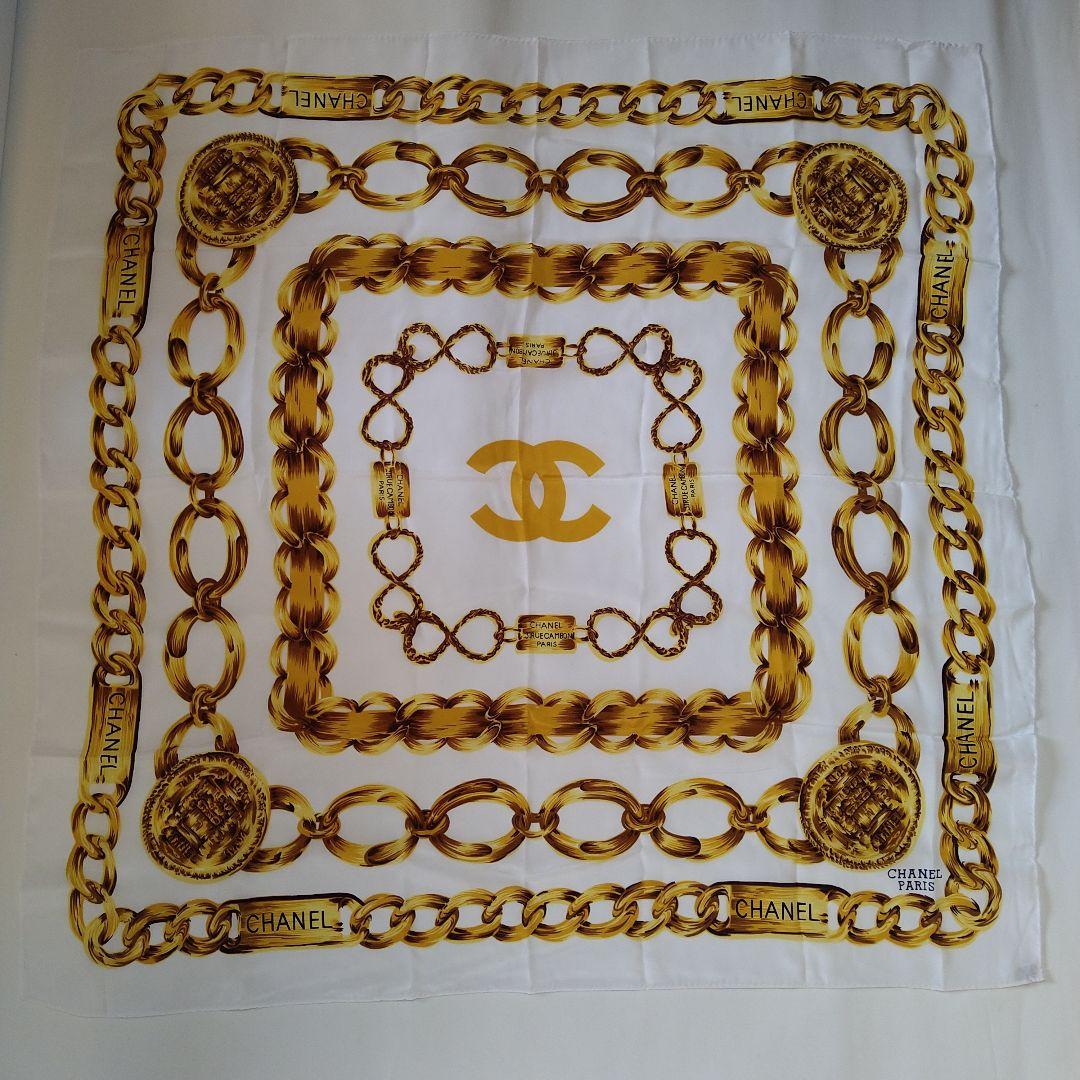 CHANEL シャネル スカーフ ココマーク 白地にゴールドチェーン