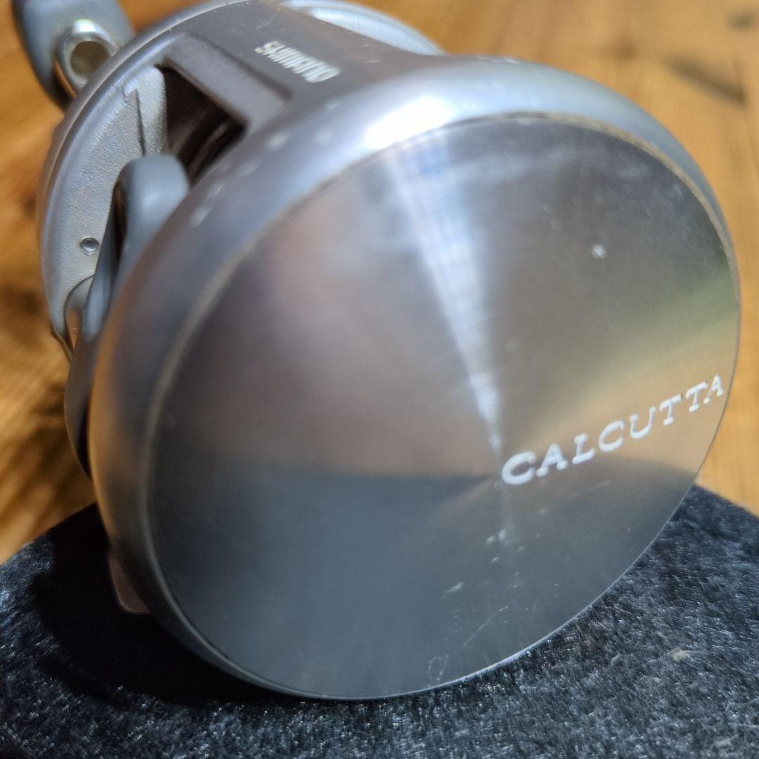 (中古品)SHIMANO カルカッタ100 シルバー リール