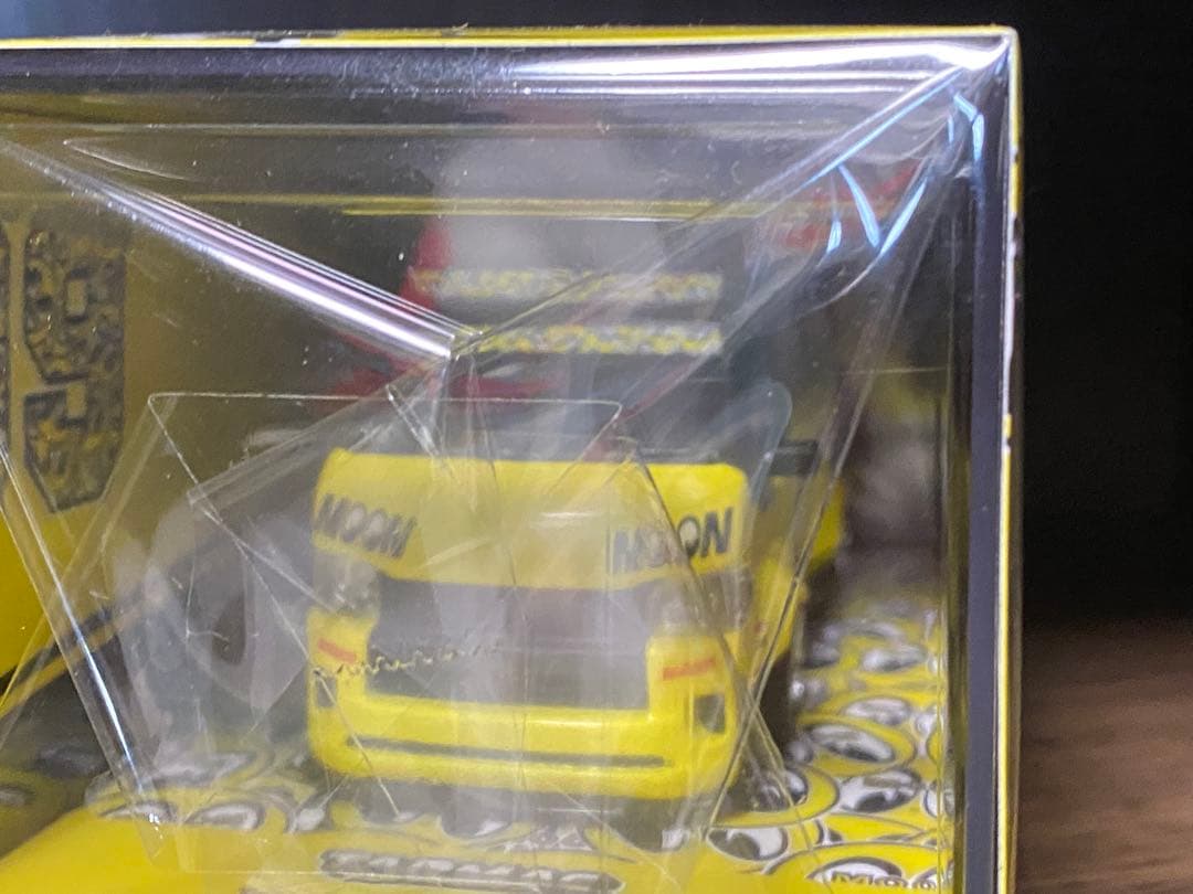ミニカー TARMAC Toyota Hiace Widebody Mooneyes