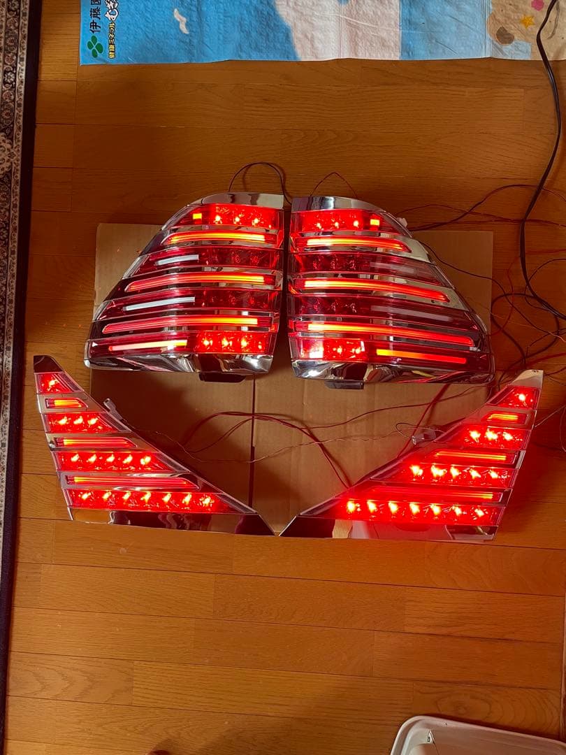 あっつん バレンティLEDテールランプセット レッド/クローム