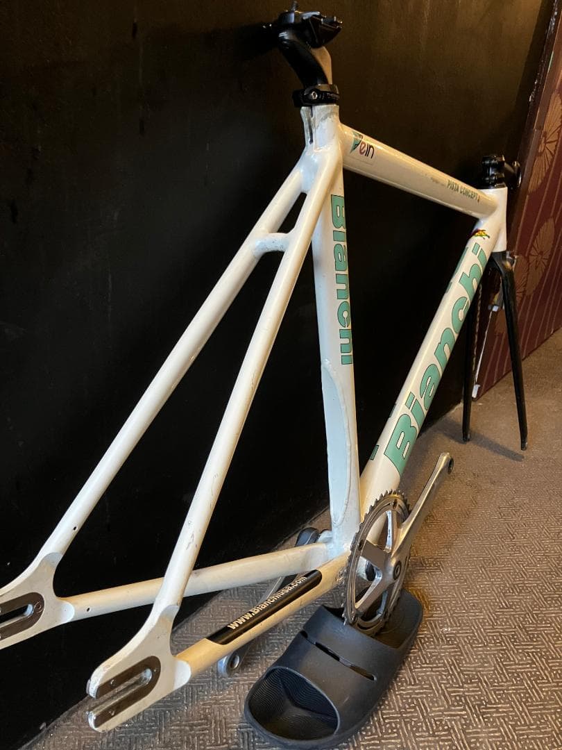 Bianchi Pista Concept / 豪華パーツ多数