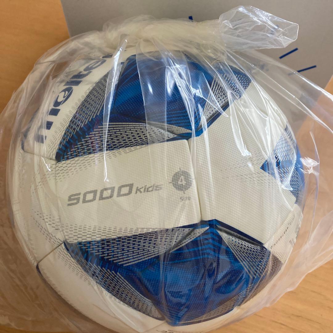 moltenサッカーボール F4A5000　4号 未使用品
