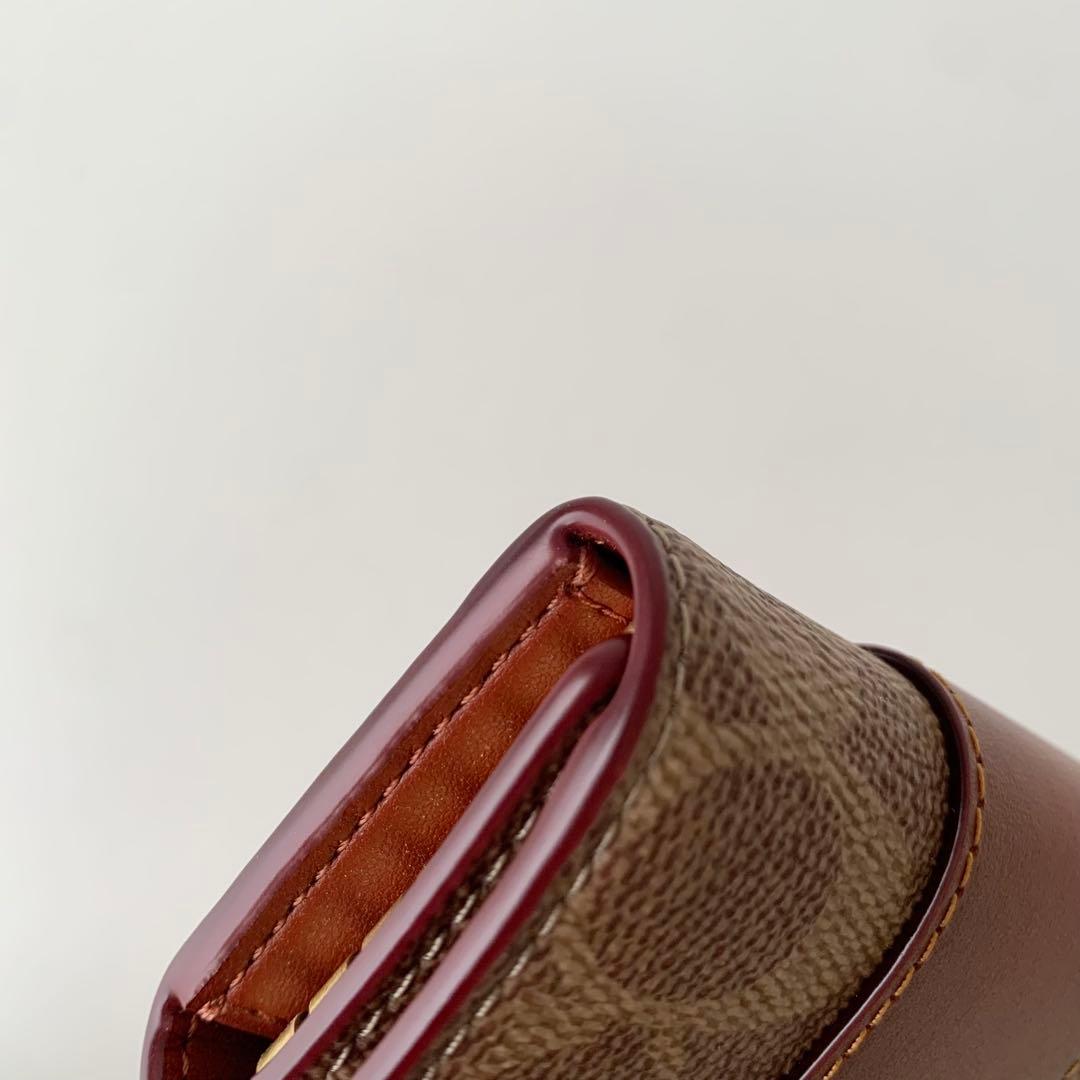 【COACH】コーチ　キーケース　6連　キーリング　ベージュ　シグネチャー　茶色