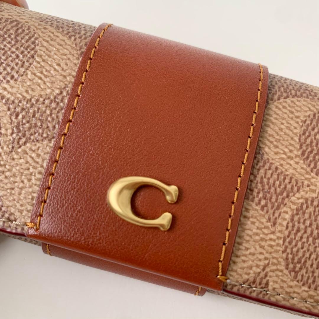 【COACH】コーチ　キーケース　6連　キーリング　ベージュ　シグネチャー　茶色