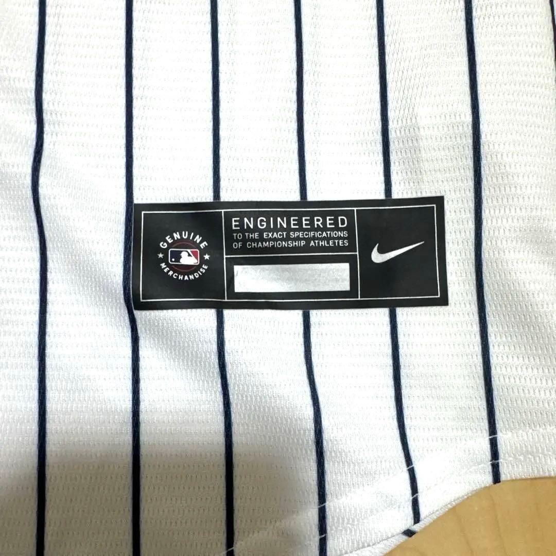 ヤンキース　ホームユニフォーム