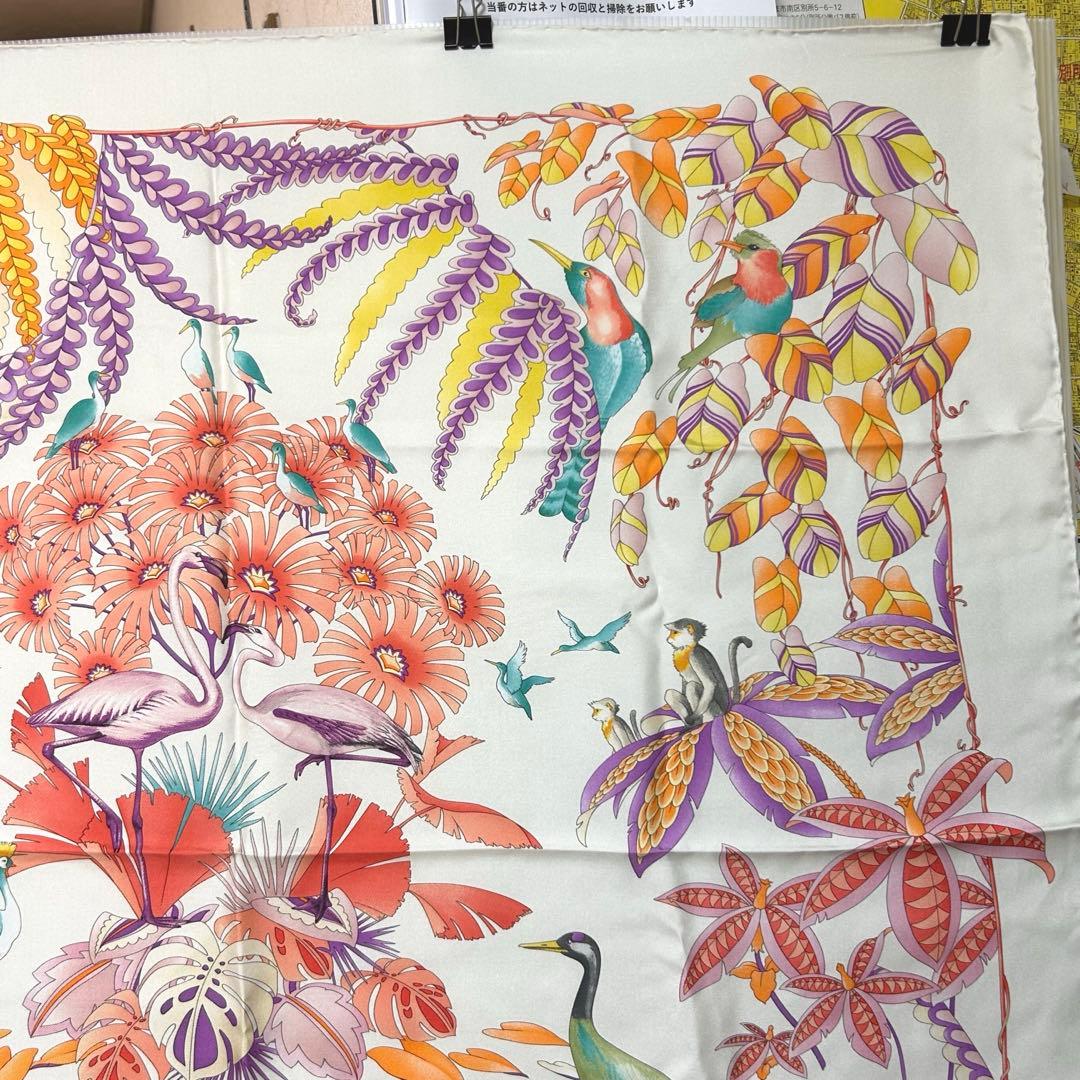 a*n様 114 FERRAGAMO シルクスカーフ　花柄　84×84cm 美品