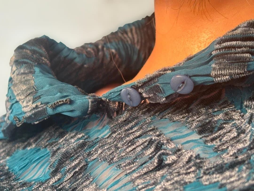 ISSEYMIYAKE FETE pleated top ブルードット模様