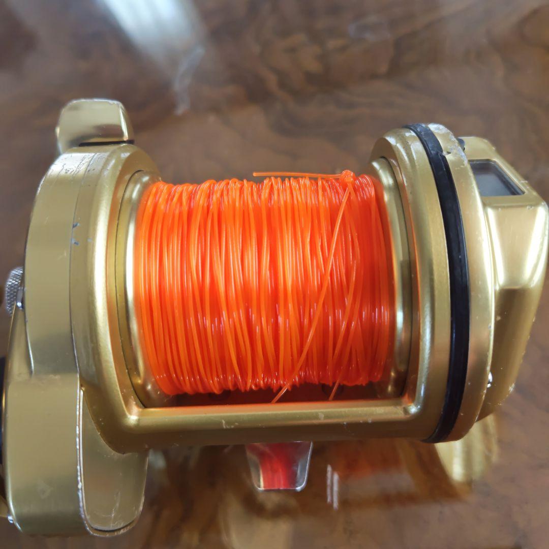 金属製オレンジスプールリール