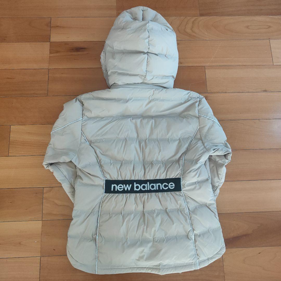 New Balance フード付きジャケット ベージュ