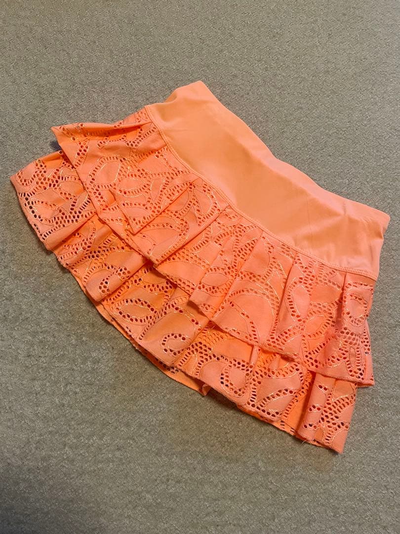 ラッキーインラブ⭐️新品⭐️日本サイズＭオレンジ レース フリル アドミラルFILA