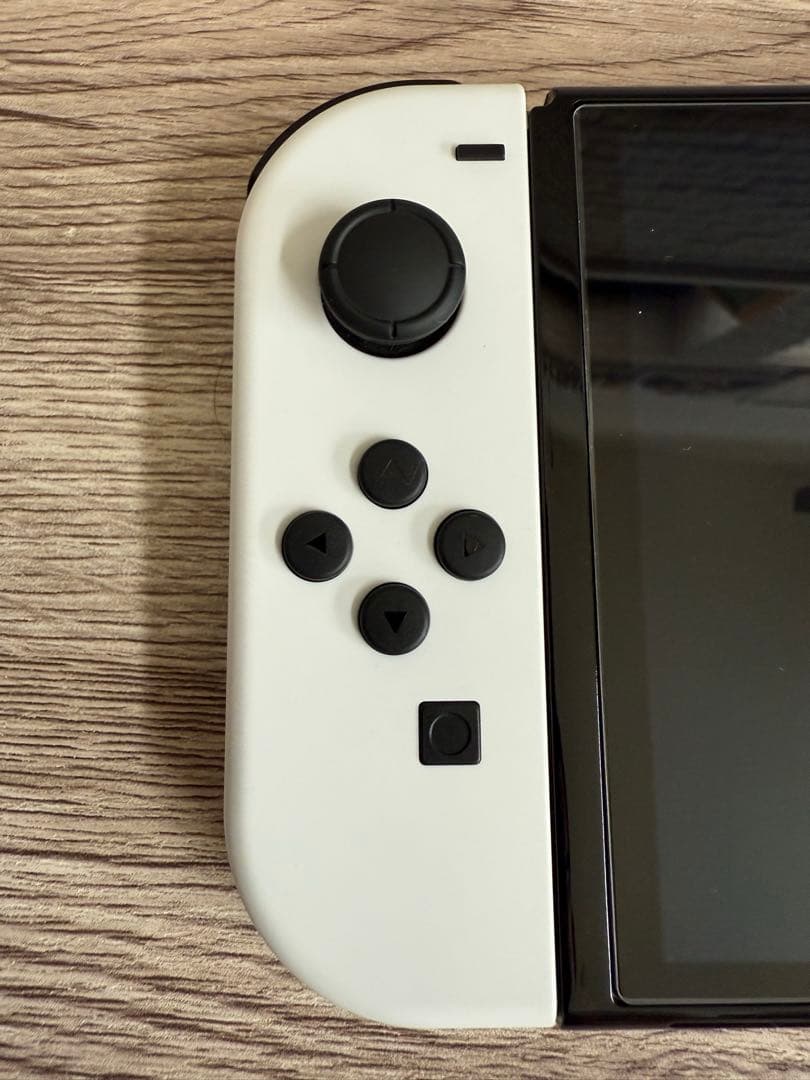 【美品】Switch 有機ELホワイト＋純正キャリングケース　2024年購入