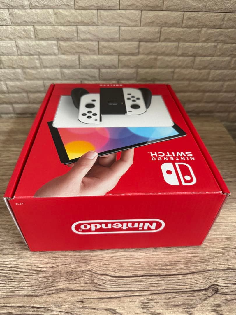 【美品】Switch 有機ELホワイト＋純正キャリングケース　2024年購入