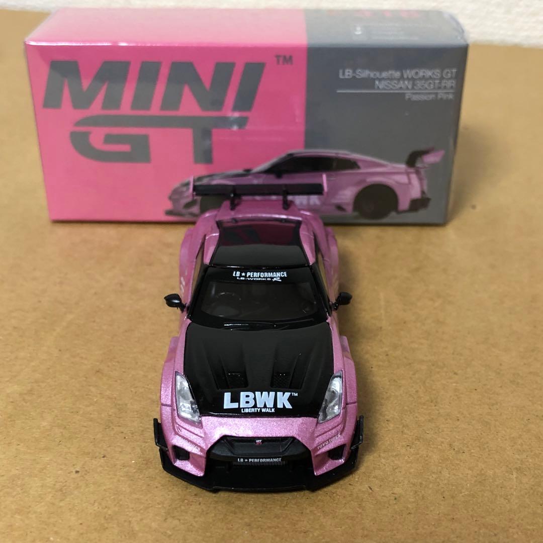 MINI GT ミニGT　LBWK　日産 35GT-RR　パッション ピンク