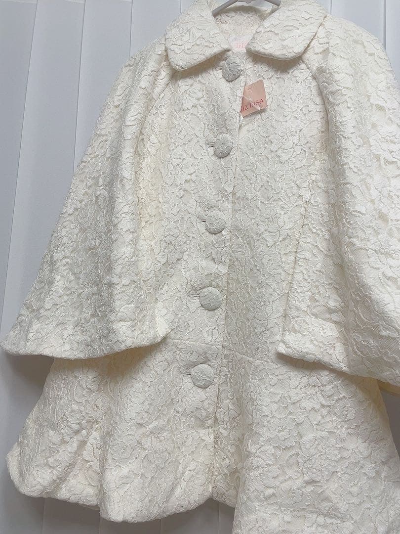 新品　リズリサ　LIZ LISA レース　Aラインコート　　ケープコートホワイト