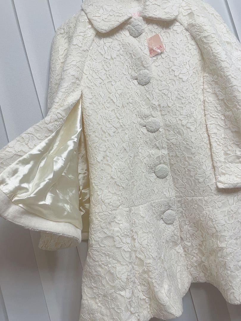 新品　リズリサ　LIZ LISA レース　Aラインコート　　ケープコートホワイト