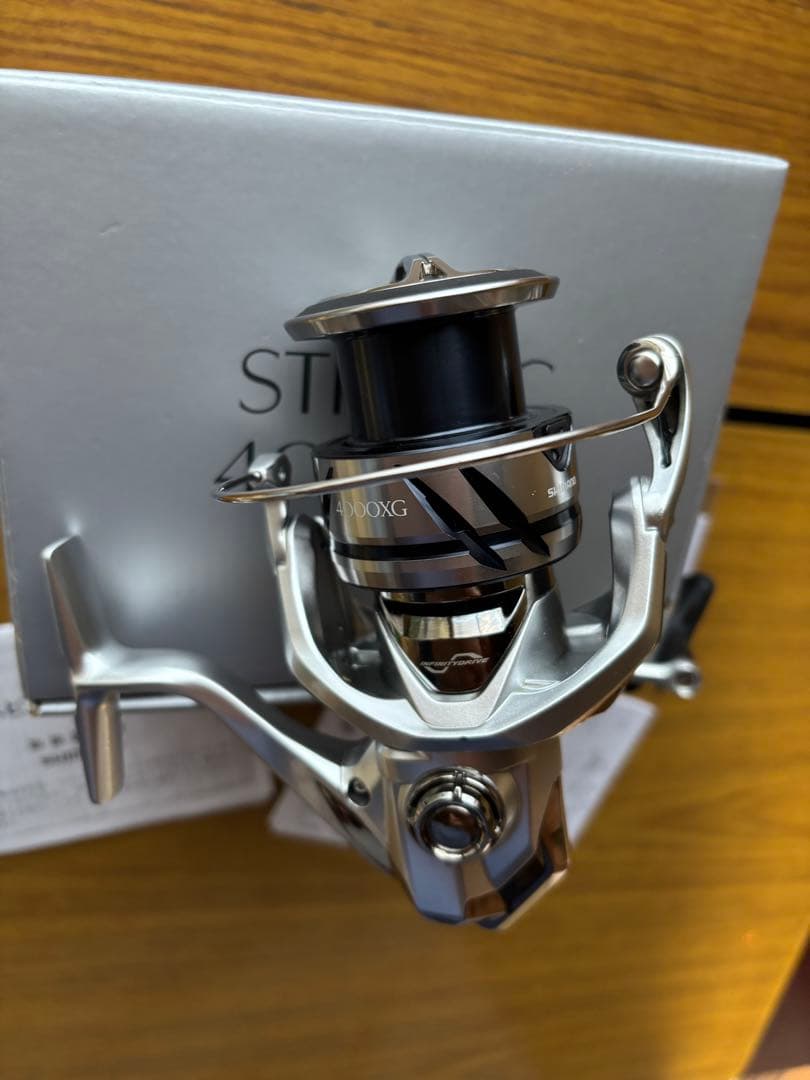 【美品】シマノ スピニングリール 23 ストラディック 4000XG