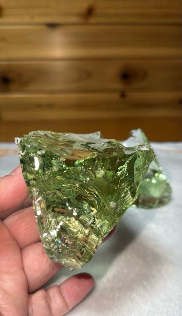 ⑥希少色 ジャワ島産火山性ガラス レモンライム クリストバライト結晶 原石かち割