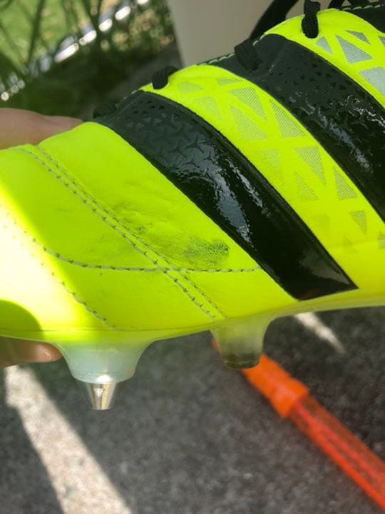 サッカースパイク アディダス
