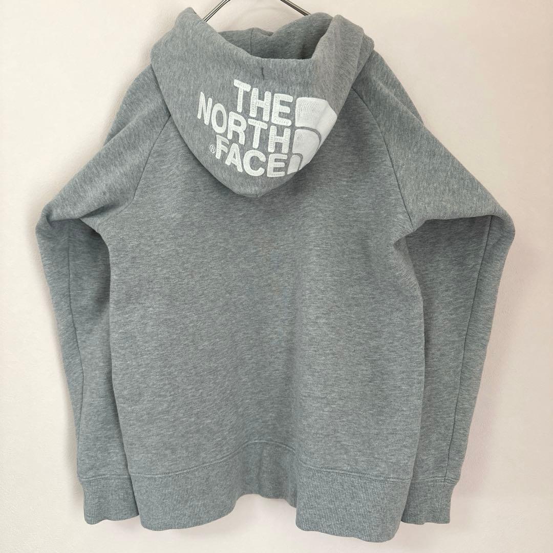 THE NORTH FACE グレー フード付きパーカー　刺繍ロゴ