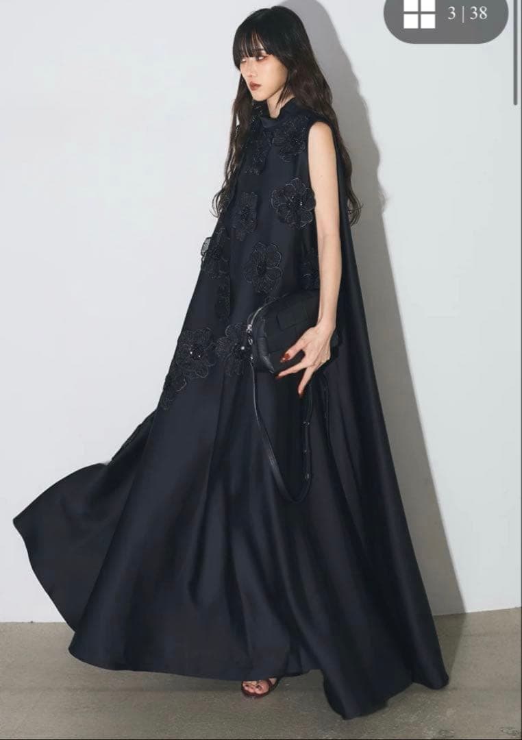 【週末値下げ！！】ANDREA&Co フラワーデザインマットサテンドレス